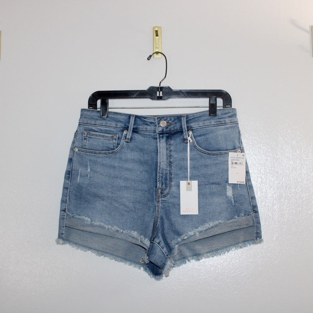 NWT GOOD AMERICAN Curvy Distressed Shorts